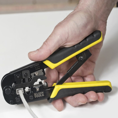 Kit de Instalación de cable UTP con Estuche (Desforrador + Ponchadora + Ponchadora 110). - Image 5