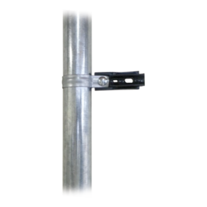 Aislador de paso o esquina con abrazadera incluida de 33-38mm para uso en tubería de malla ciclónica.