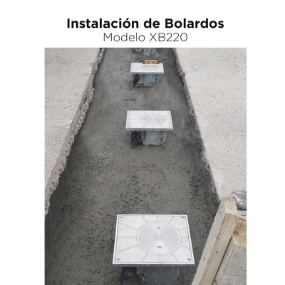 Bolardo neumático de acero inoxidable / 220 mm de diámetro / 750 mm de altura / acabado elegante con iluminacion led color rojo - Image 3