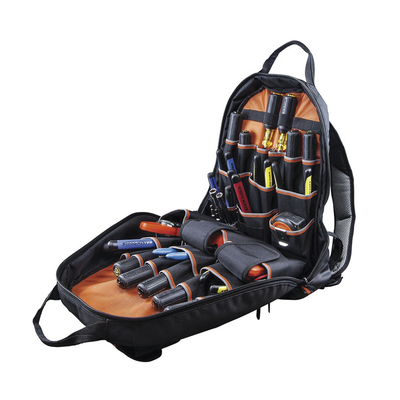 Mochila para Herramientas Tradesman Pro™ de 44.5 cm en Color Negro con 35 Bolsillos (No incluye herramientas). - Image 4