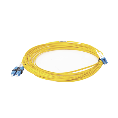 Jumper de Fibra Óptica Monomodo (OS2), XGLO, LC/UPC-SC/UPC Duplex, OFNR, Color Amarillo, 10 Metros - Image 3